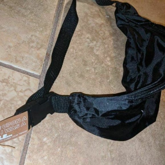 Coca-Cola Insiders Club Exclusive Black Fanny Pack - Picture 2 of 3